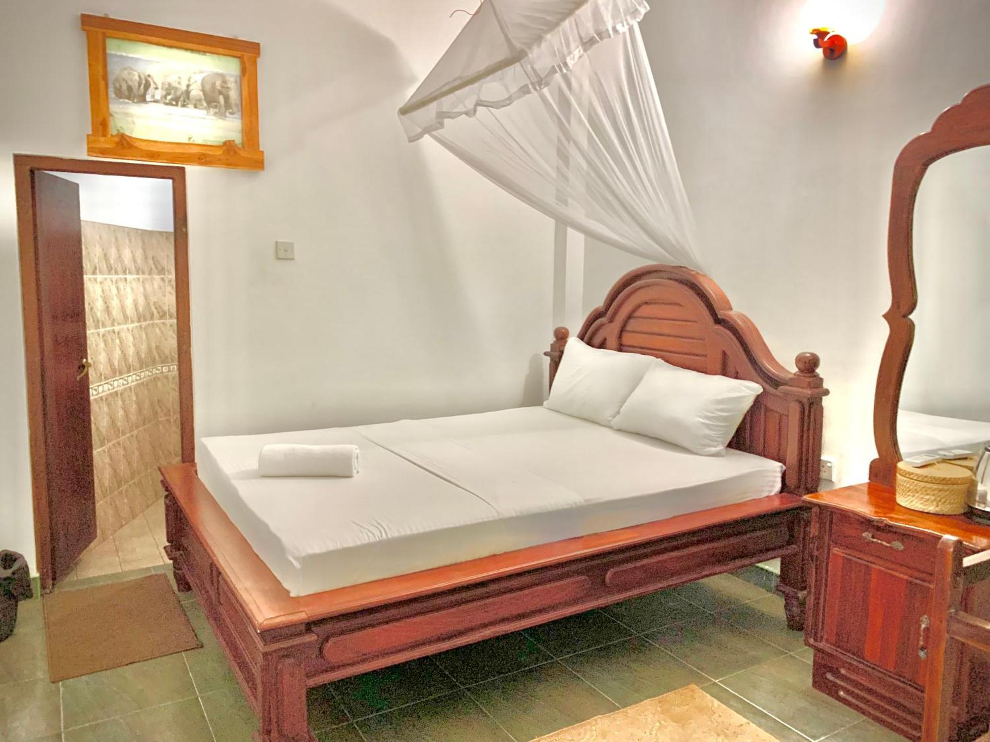 Walawa Blue Sapphire Hotel Udawalawe Kültér fotó